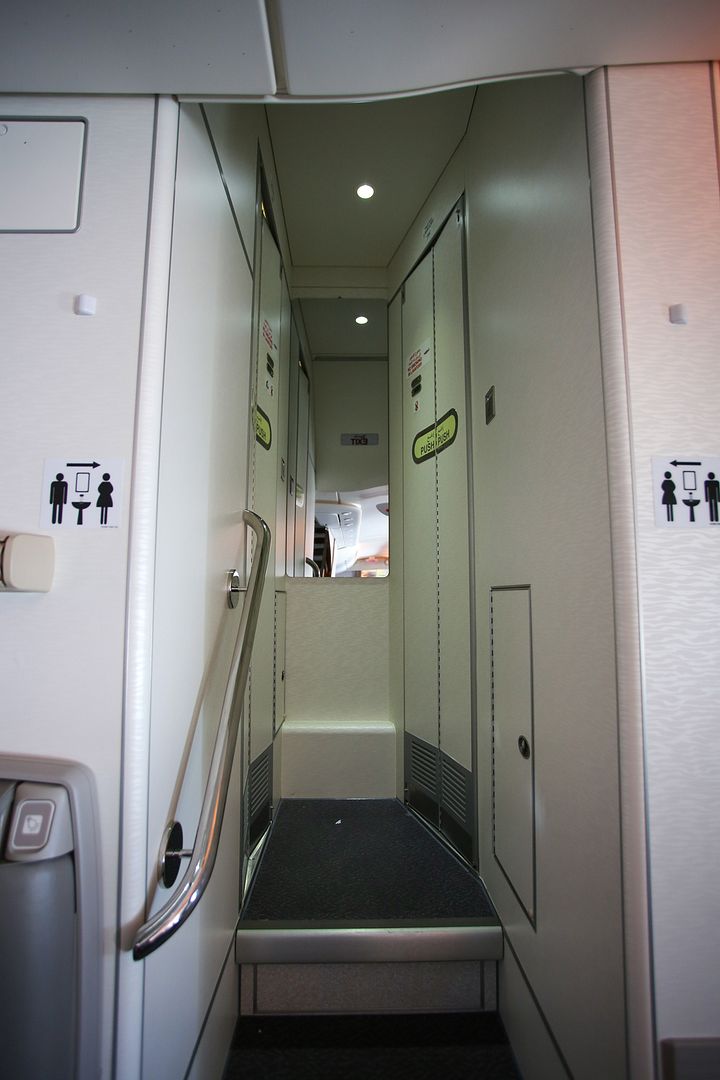 http://i835.photobucket.com/albums/zz277/Maikelheijden4/Amsterdam-Dubai-Kuala%20Lumpur/2015-04-11%20101.jpg~original