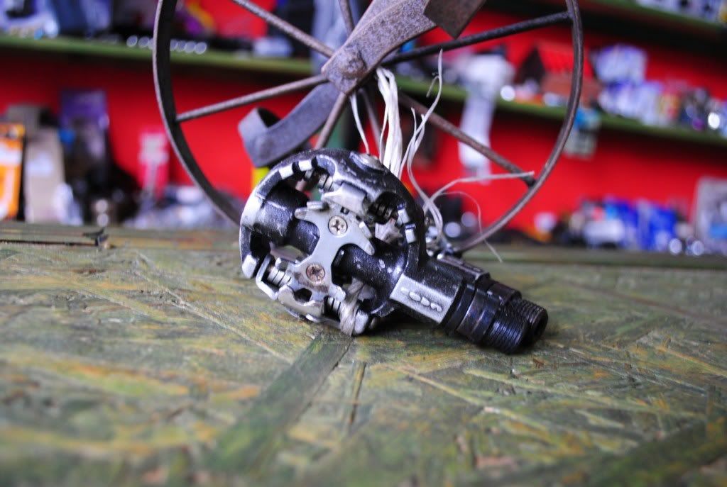 boardman hybrid team pedals review