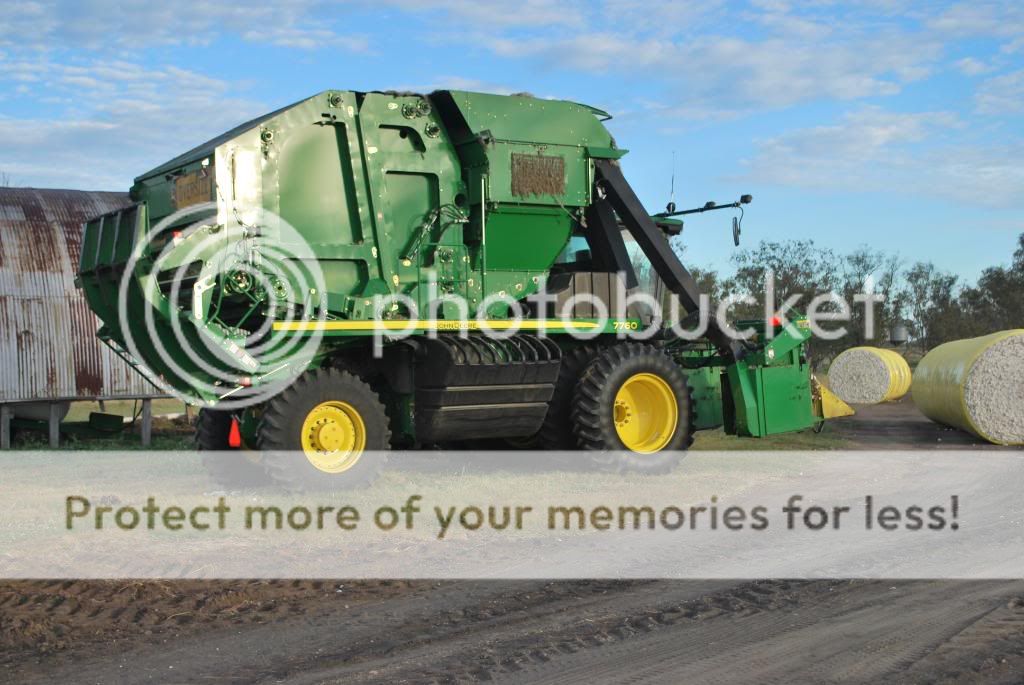 Cotton Picking 2010 [John Deere 7760 Baler Picker] - The Combine Forum